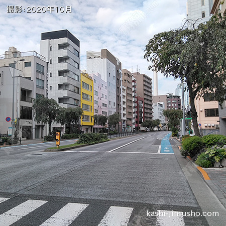 前面道路(明治通り）