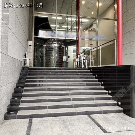 ビル入口 ビル入口