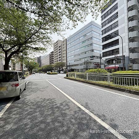 前面道路(明治通り）