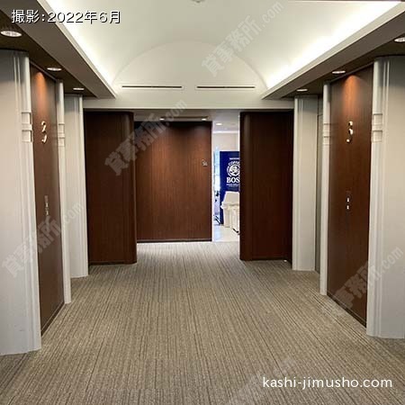 貸室階エレベーターホール