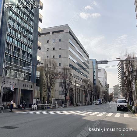 前面道路(神田警察通り) 前面道路(神田警察通り)