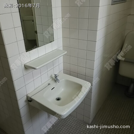 6階男性トイレ
