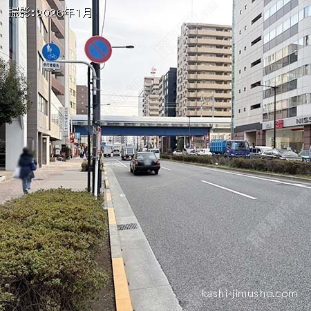 前面道路(山手通り)