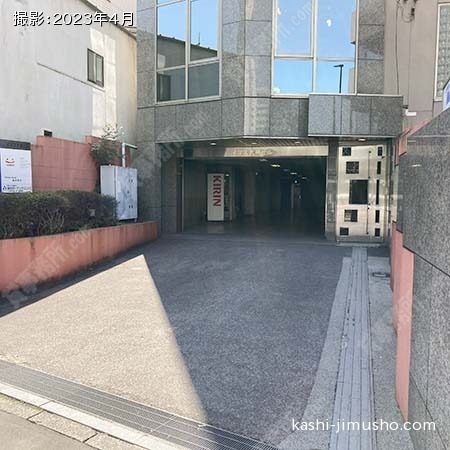 ビル前面