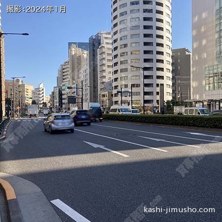 前面道路(山手通り）