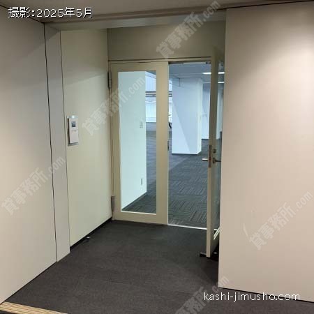 貸室入口