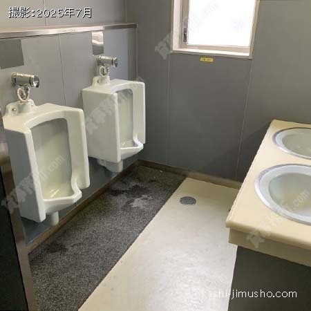 男性トイレ