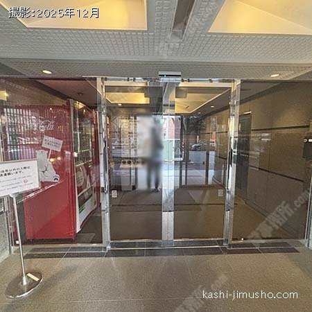 ビル入口 ビル入口