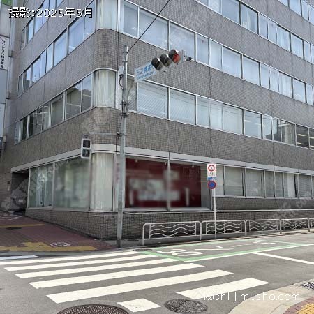 ビル前面