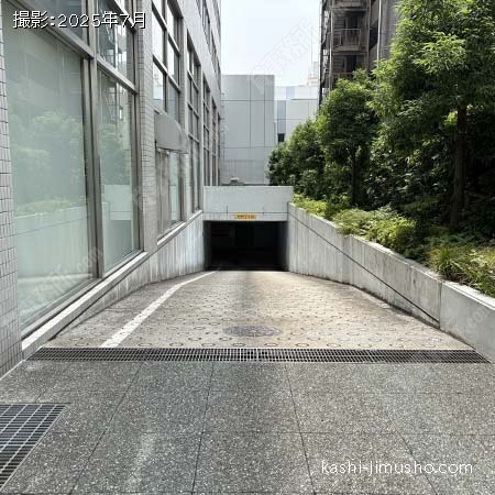 駐車場入口