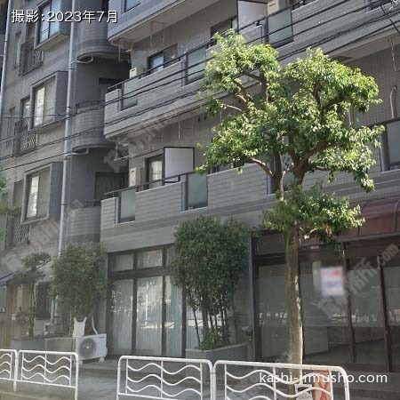 ビル前面
