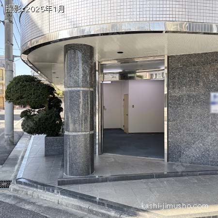 貸室入口(1階18.02坪)