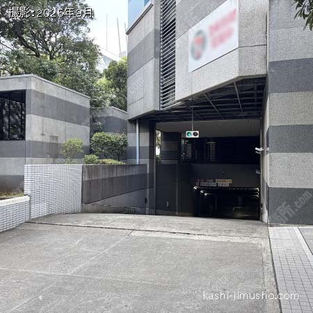 駐車場入口
