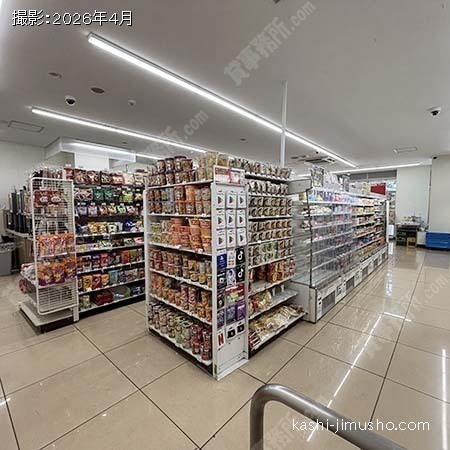 1階コンビニエンスストア