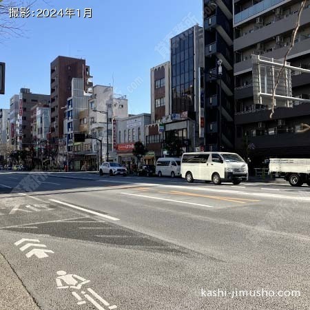 前面道路(永代通り)