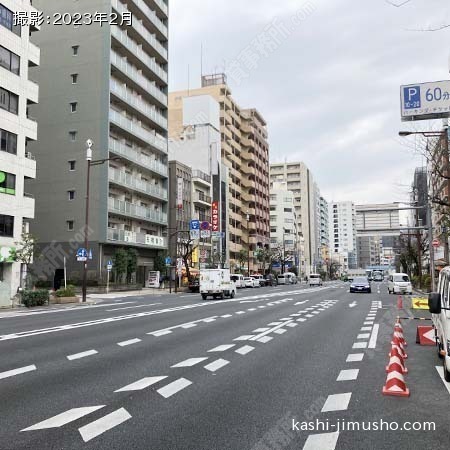 前面道路(永代通り)