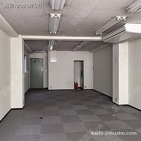 貸室内
