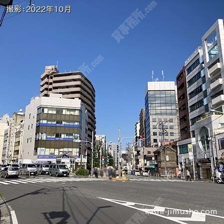 前面道路(春日通り)