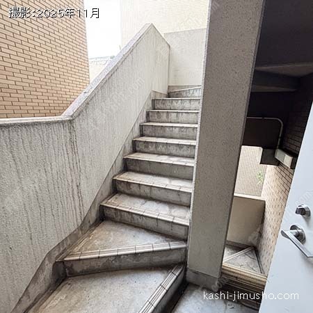 共用階段 共用階段