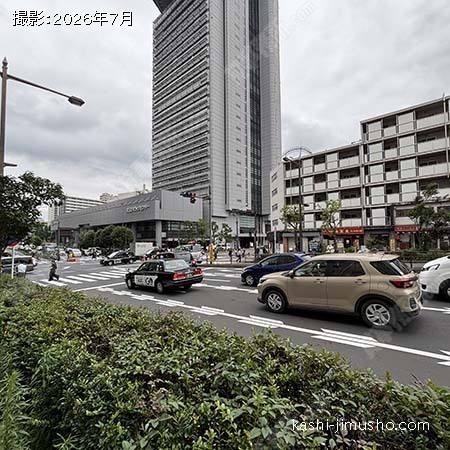 前面道路(春日通り) 前面道路(春日通り)