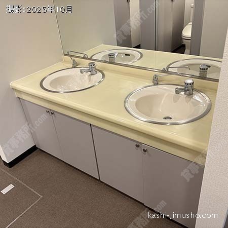 女性トイレ(B1階)