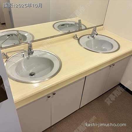 男性トイレ(B1階)