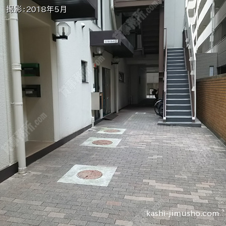 建物入口アプローチ