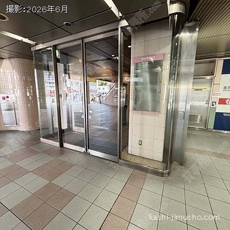 ビル入口 ビル入口