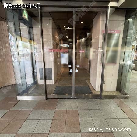 ビル入口 ビル入口