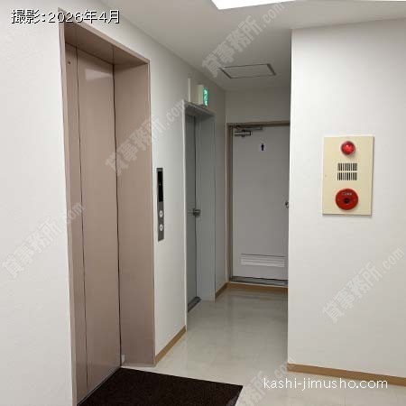 貸室階エレベーターホール
