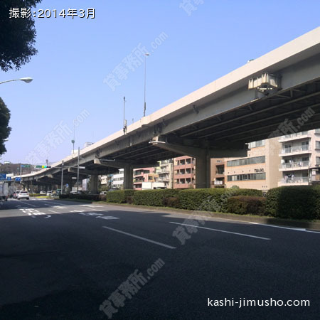 前面道路(目白通り) 前面道路(目白通り)