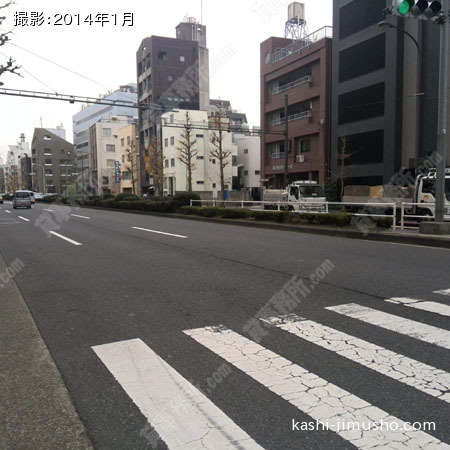前面道路（新目白通り）