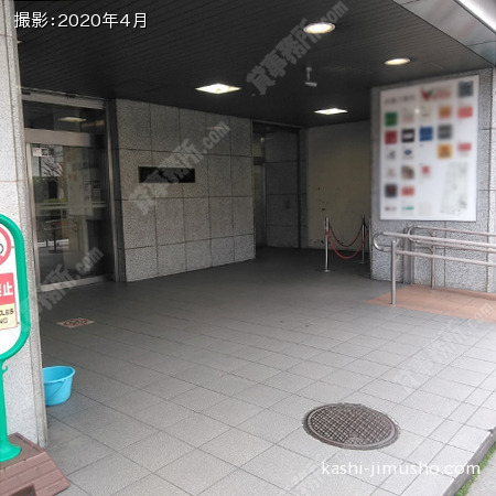 ビル入口前面(事務所フロア)