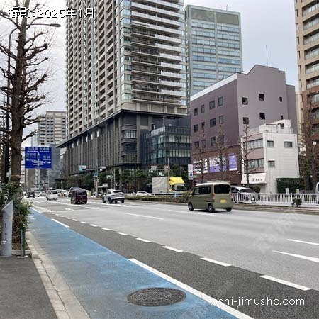 前面道路(白山通り)