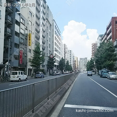 前面道路（本郷通り）