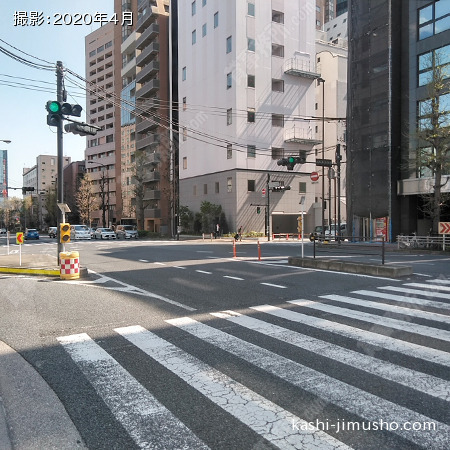 前面道路(本郷通り)