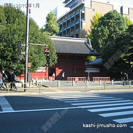 東大赤門 