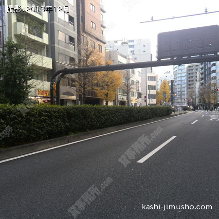 前面道路（本郷通り）