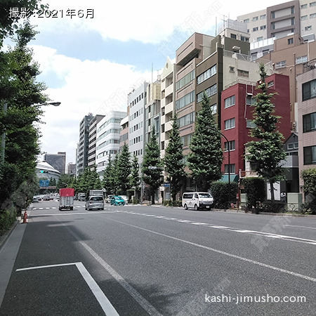 前面道路（壱岐坂通り）