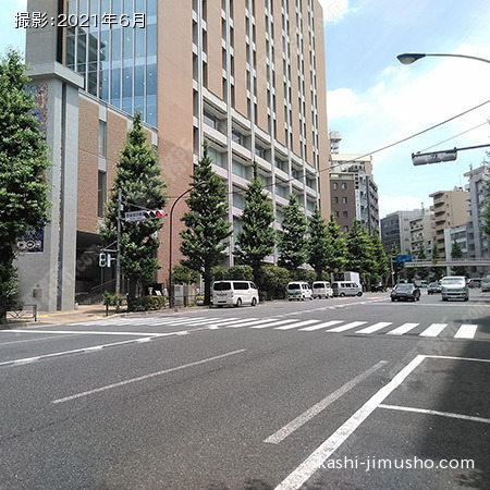 前面道路（壱岐坂通り）