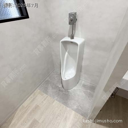 男性トイレ