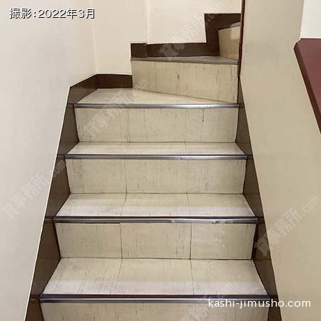 共用階段