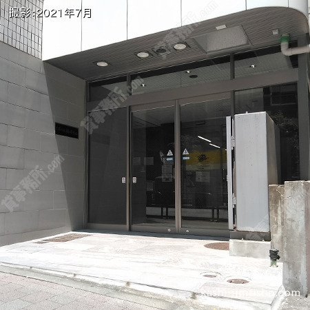 ビル入口 ビル入口