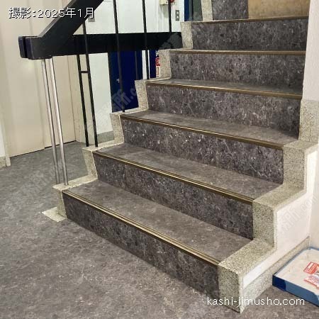 共用階段