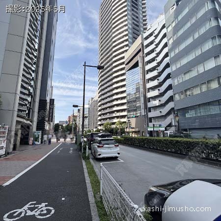 前面道路(劇場通り)