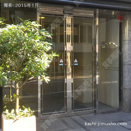 エントランスドア