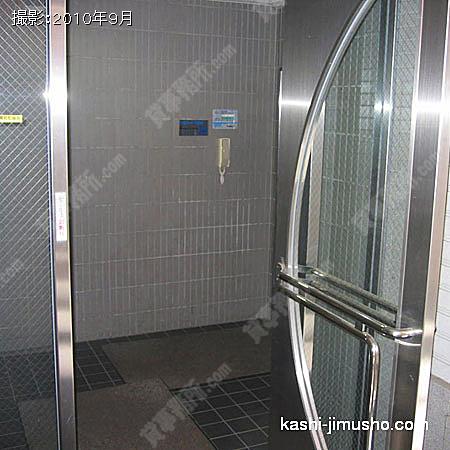 ビル入口 ビル入口