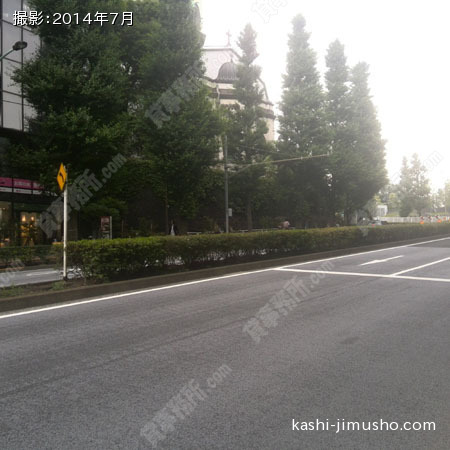 前面の本郷通り 前面の本郷通り