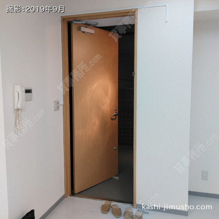 貸室出入口(2階201号室)