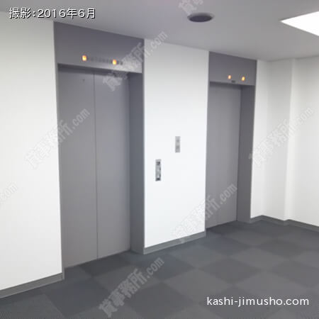 貸室階エレベーターホール